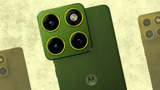 The Motorola Edge 70 sports a 6.7-inch pOLED panel with a resolution of 2712 x 1220 pixels (446 PPI) and a 120Hz refresh